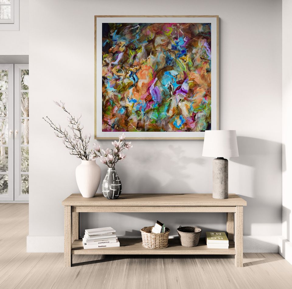 abstract schilderij boven side table